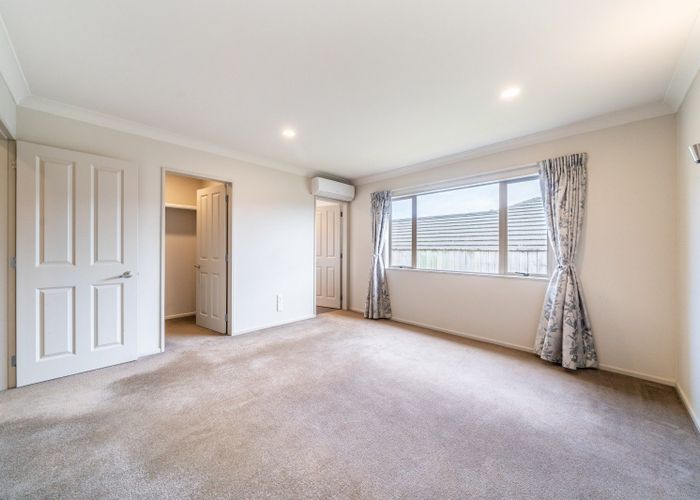  at 35 Staithes Drive North, Whitby, Porirua, Wellington