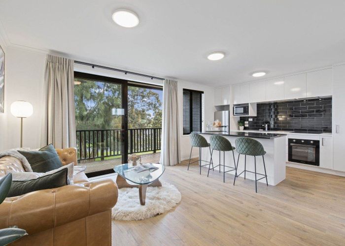  at 11/90 Swaffield Road, Papatoetoe, Manukau City, Auckland