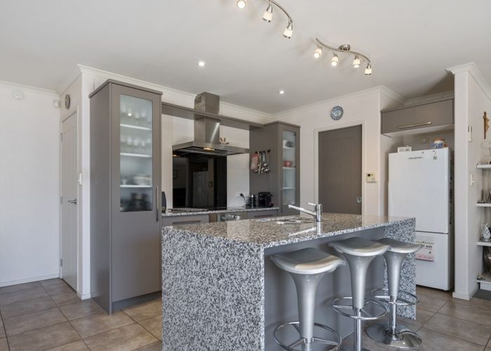  at 9 Inverness Drive, Pyes Pa, Tauranga