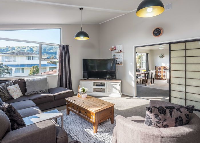  at 22 Rembrandt Avenue, Tawa, Wellington