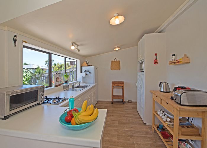  at 10 Bay Road, Ostend, Waiheke Island