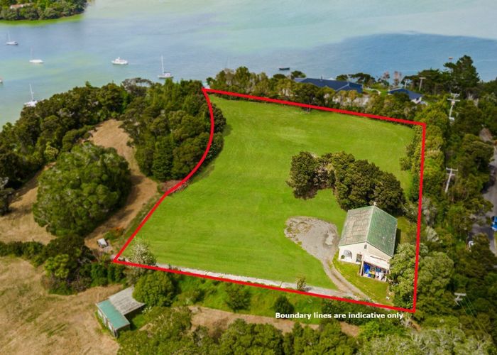  at 11 Buckleys Track, Paremoremo, Auckland