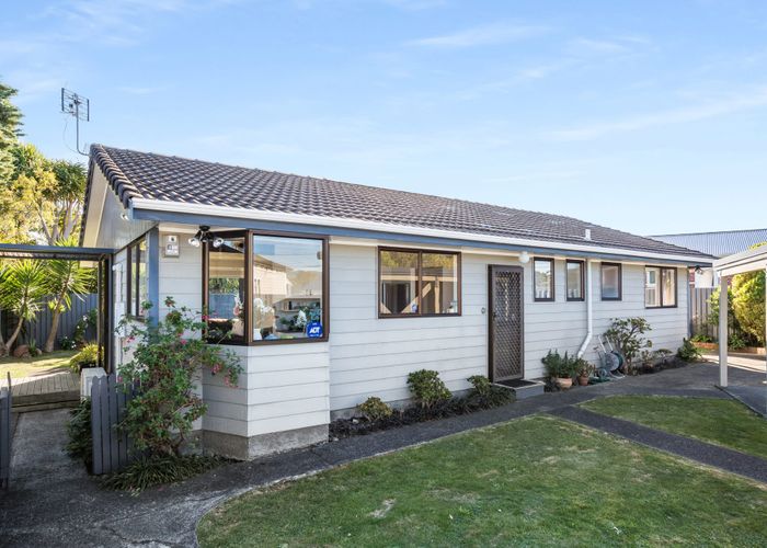  at 2/27 Tama Street, Alicetown, Lower Hutt