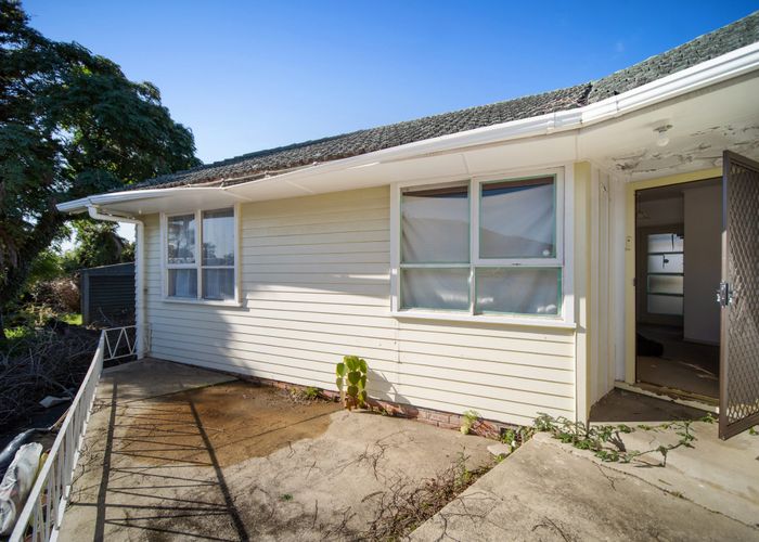  at 8 Friesian Drive, Mangere, Auckland