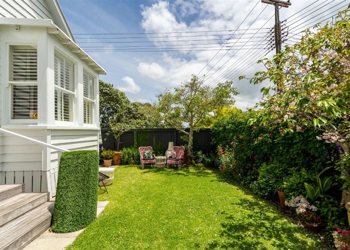  at 5 Turnbull Road, Narrow Neck, Auckland