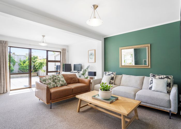 at 4/24 Turama Road, Royal Oak, Auckland