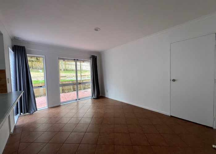  at 8 Thornbill Rise, Unsworth Heights, North Shore City, Auckland