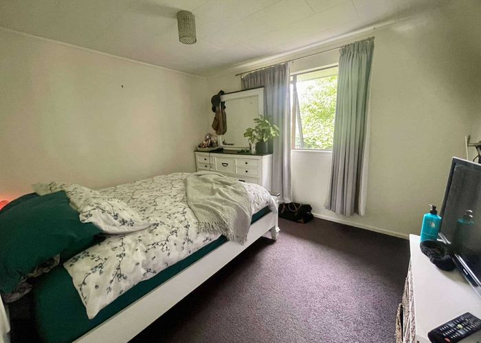  at 9A Taioma Crescent, Te Atatu Peninsula, Waitakere City, Auckland