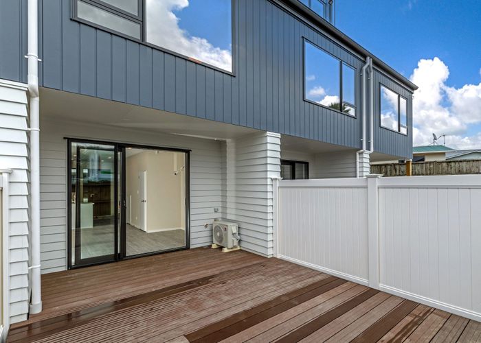  at 2E Glenford Lane, Te Atatu Peninsula, Waitakere City, Auckland
