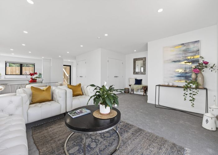  at 6 Ballyalton Crescent, Flat Bush, Manukau City, Auckland