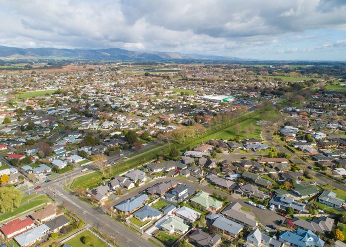  at 4B Jones Place, Highbury, Palmerston North