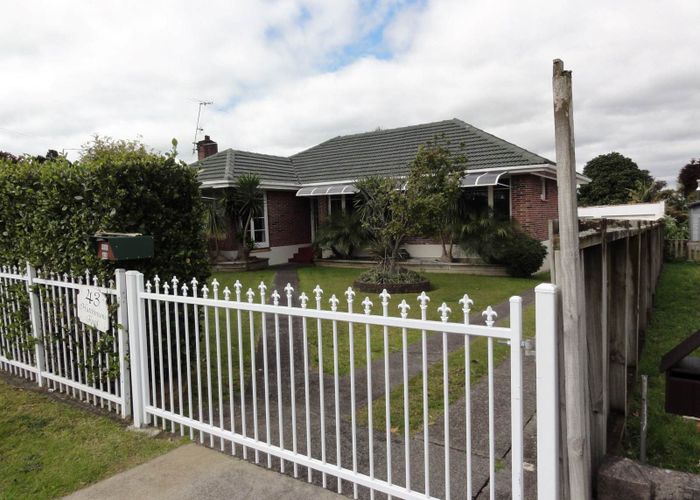  at 43 Hutchinsons Road, Bucklands Beach, Manukau City, Auckland