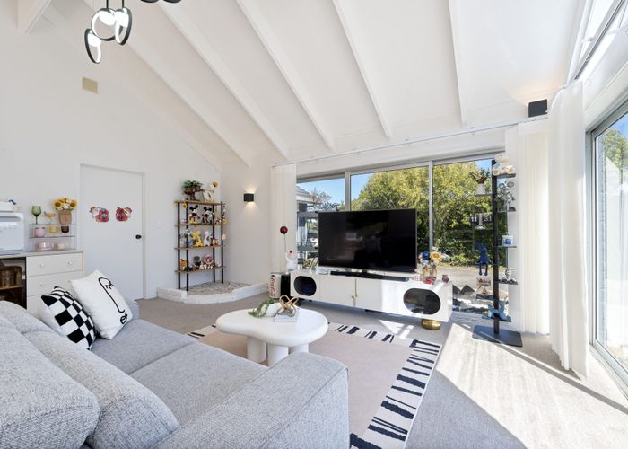  at 77 Kennedy Avenue, Forrest Hill, Auckland