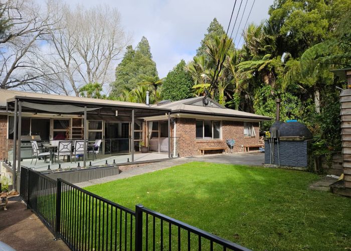  at 824 West Coast Road, Oratia, Waitakere City, Auckland