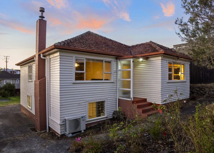  at 2 Copley Street, New Lynn, Auckland