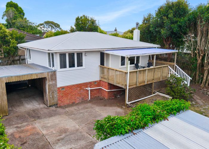  at 8 Marewa Street, Te Atatu South, Waitakere City, Auckland