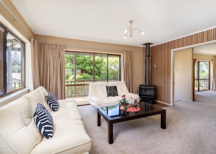  at 17 Mahoe Glade, Patumahoe, Pukekohe