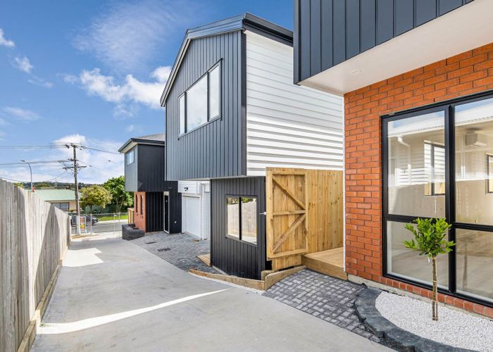 at 49a Vera Road, Te Atatu South, Waitakere City, Auckland