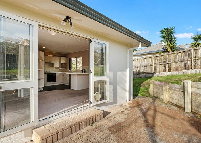  at 76 Barbados Drive, Unsworth Heights, North Shore City, Auckland