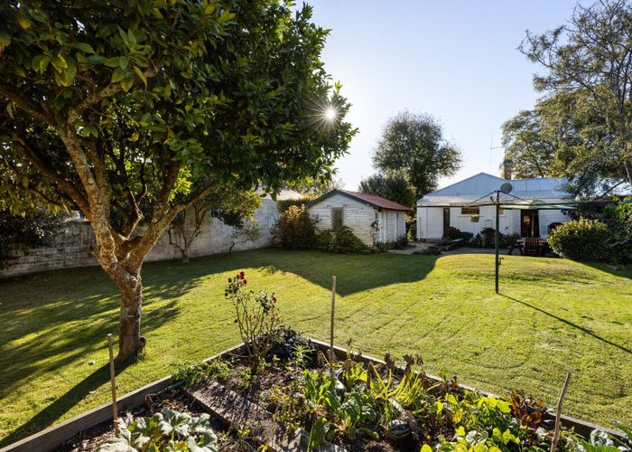  at 62 Albert Street, Hamilton East, Hamilton