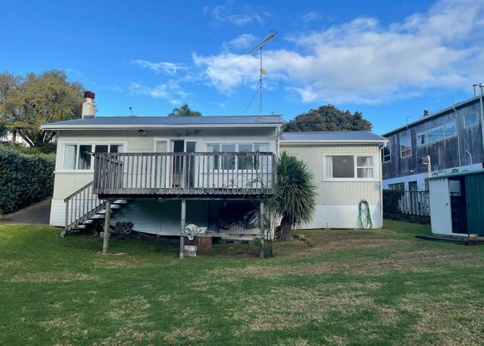  at 6 Gray Crescent, Torbay, North Shore City, Auckland