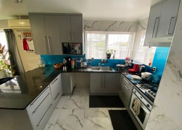  at 6 Scanlen Terrace, Kelston, Waitakere City, Auckland