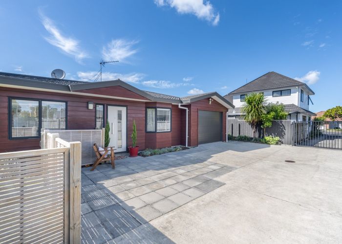  at 2/55 Frank Nobilo Drive, Golflands, Manukau City, Auckland