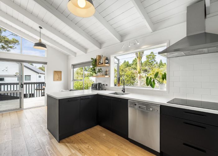  at 2/31 Tui Glen Road, Birkenhead, North Shore City, Auckland