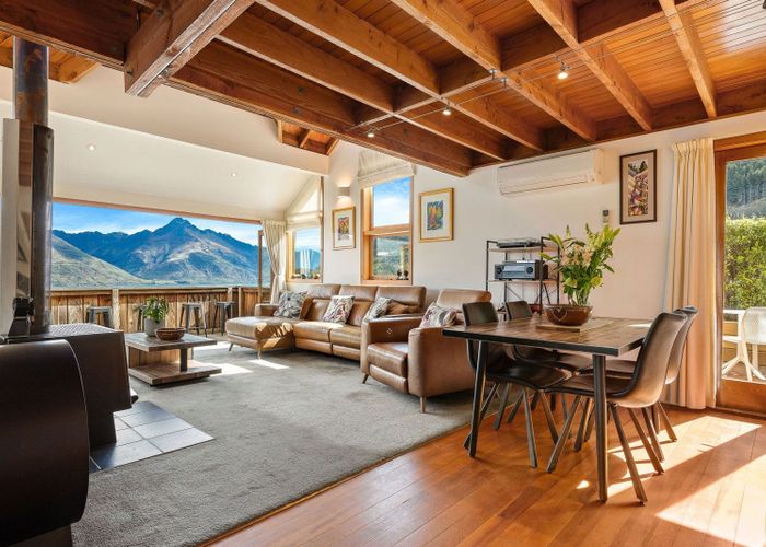  at 9 McKerrow Place, Sunshine Bay, Queenstown
