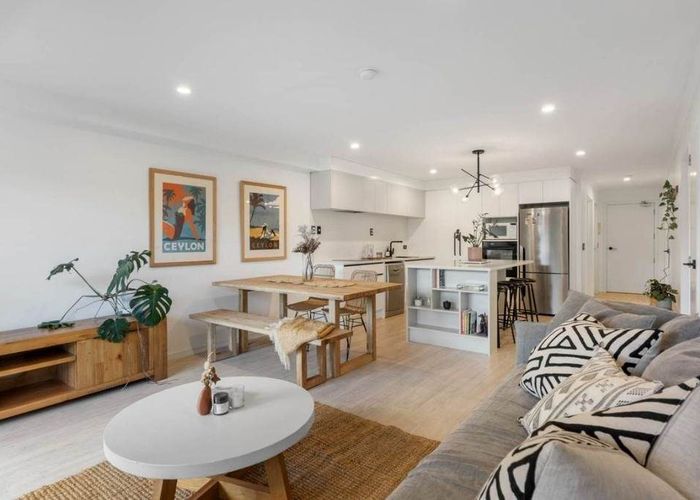  at 2a/47 Stanhope Road, Mount Wellington, Auckland City, Auckland