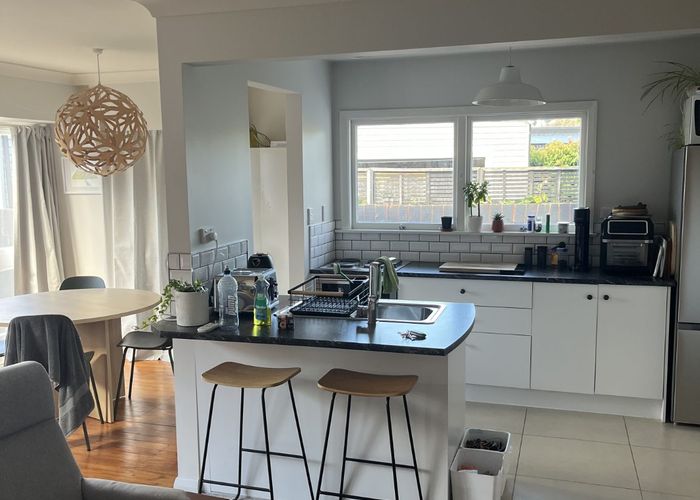  at 2/42 Office Road, Merivale, Christchurch City, Canterbury