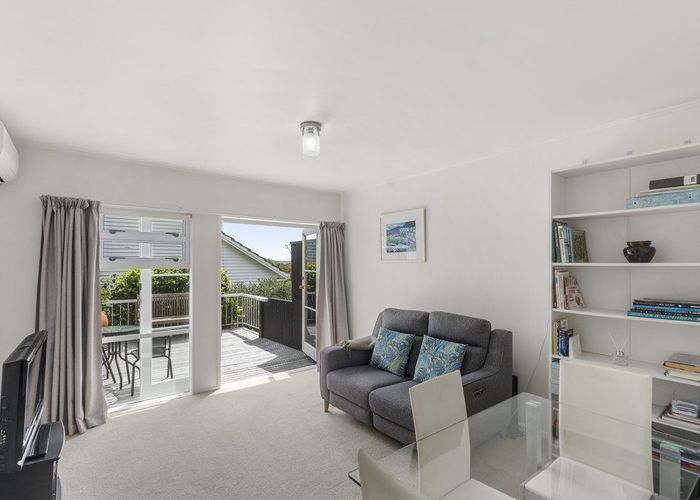  at 2/18 Sprott Road, Kohimarama, Auckland