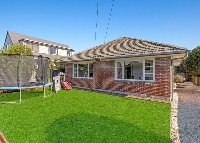  at 116 Pine Avenue, South New Brighton, Christchurch