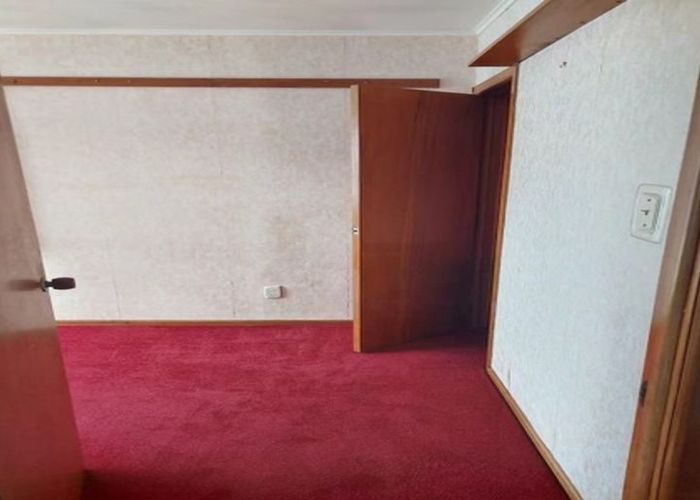 at 72 Sylvan Crescent, Te Atatu South, Waitakere City, Auckland