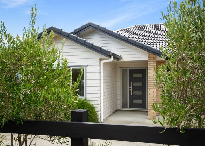  at 5 Raymond Grace Avenue, Huapai, Kumeu