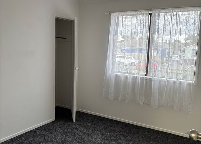  at 5 Treviso Place, Clover Park, Manukau City, Auckland