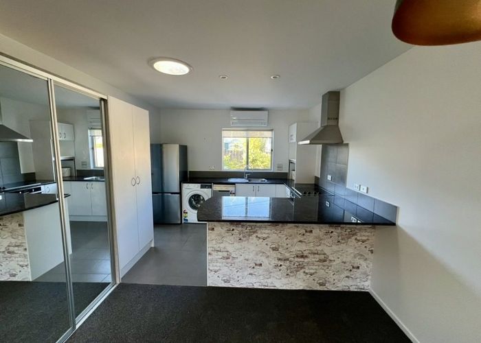  at 2/48A Taharoto Road, Takapuna, North Shore City, Auckland