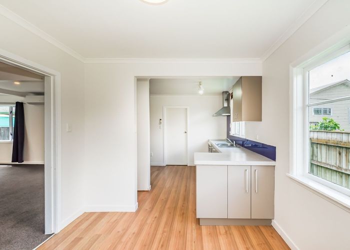  at 4 Eatwell Avenue, Paraparaumu Beach, Paraparaumu