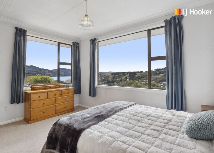  at 9 Featherston Street, Macandrew Bay, Dunedin