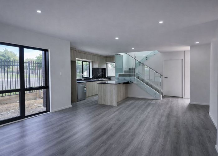  at 6 Kerrydale Road, Manurewa, Manukau City, Auckland