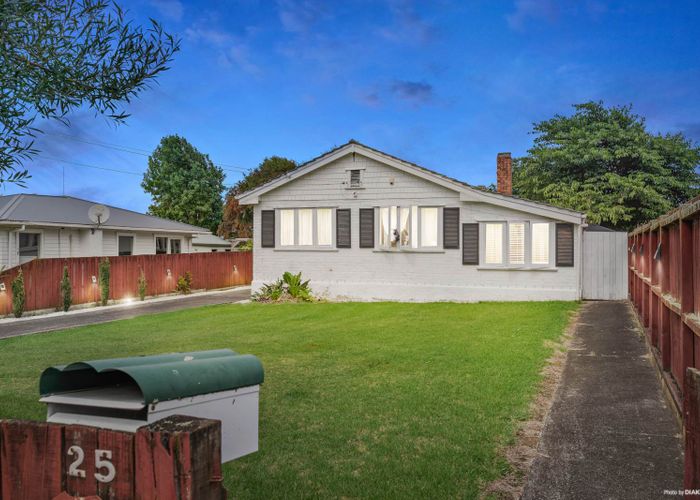  at 25 Kings Road, Panmure, Auckland
