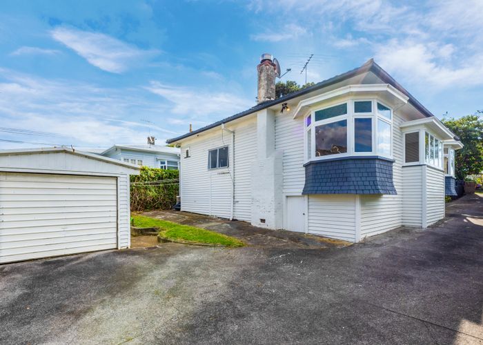  at 26 Waiohua Road, Greenlane, Auckland