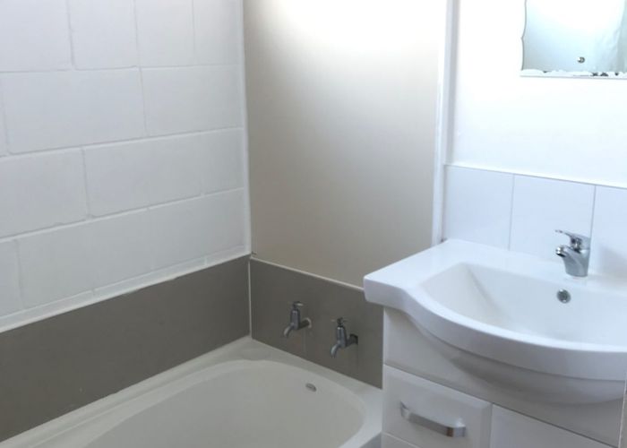  at 2/139 Gray Ave, Mangere East, Manukau City, Auckland