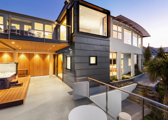  at 3 Lewis Road, Kelvin Heights, Queenstown