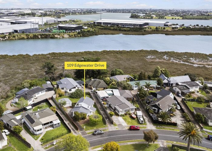  at 109 Edgewater Drive, Pakuranga, Auckland