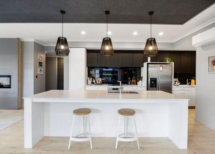  at 16 The Meadows Drive, Flagstaff, Hamilton