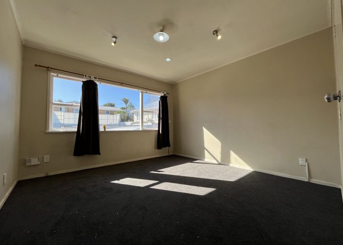  at 4/21 Frost Road, Mount Roskill, Auckland