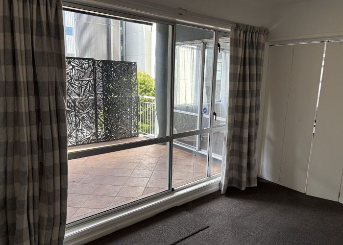  at 8 Madeira Lane, Grafton, Auckland City, Auckland