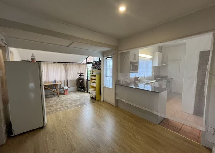  at 16 Roberton Road, Avondale, Auckland City, Auckland