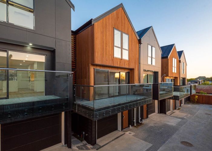  at 8 /20 Fairview Road, Mount Eden, Auckland City, Auckland